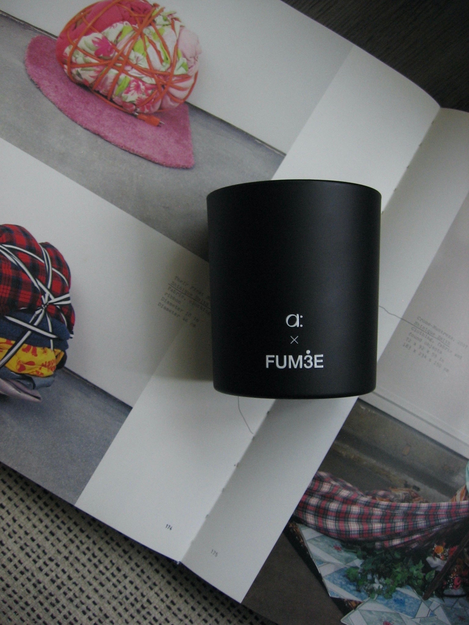 a: X FUM3E Scented candle